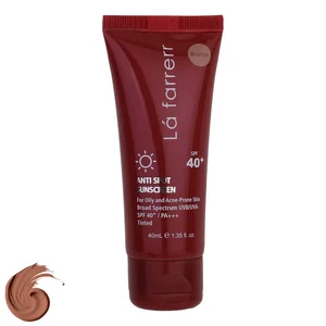 کرم ضدآفتاب رنگی لافارر مدل SPF40، مناسب پوست‌های چرب، حجم 40 میلی‌لیتر