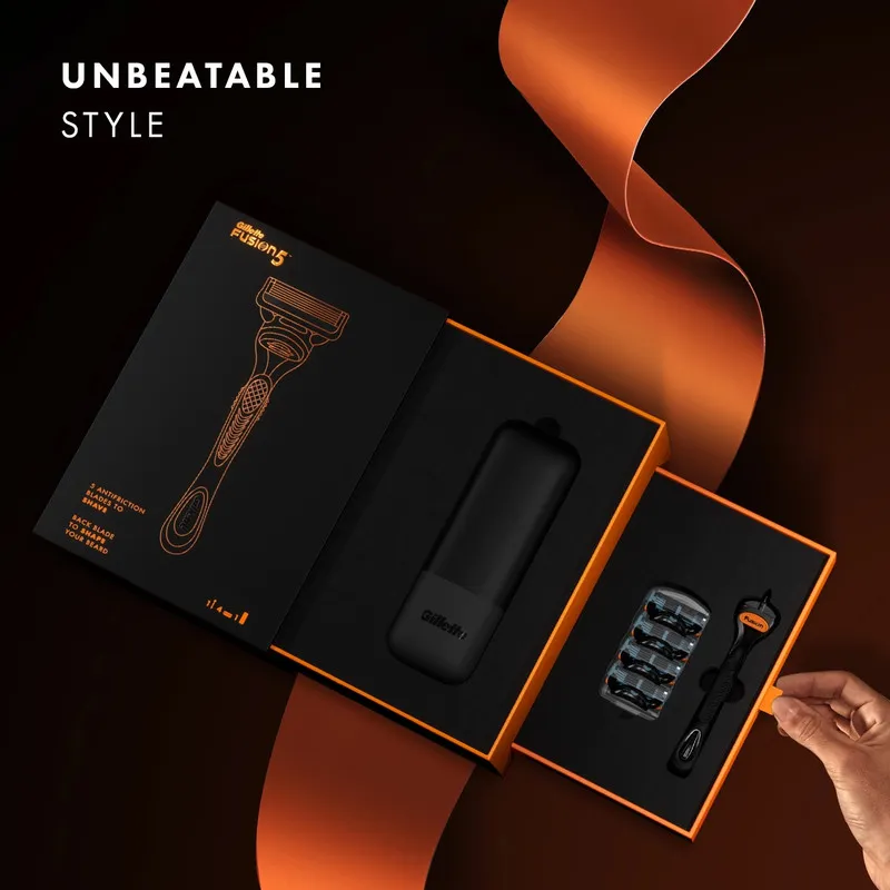 خود تراش ژیلت مدل Fusion5 Premium به همراه تیغ یدک بسته 3 عددی - تصویر 3