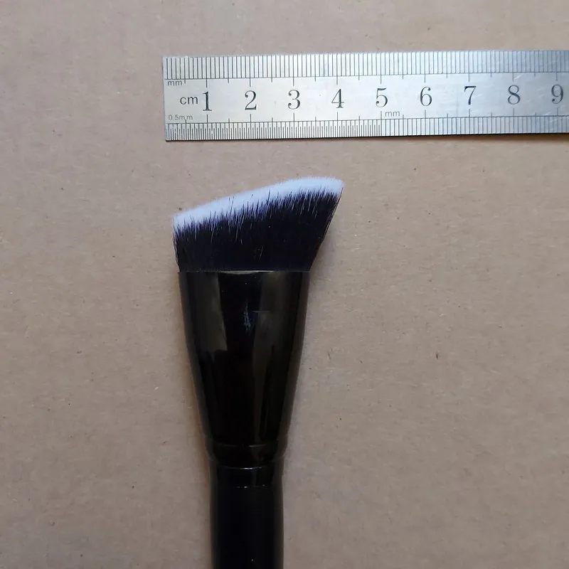 برس آرایشی زد وان مدل سر کج - تصویر 3