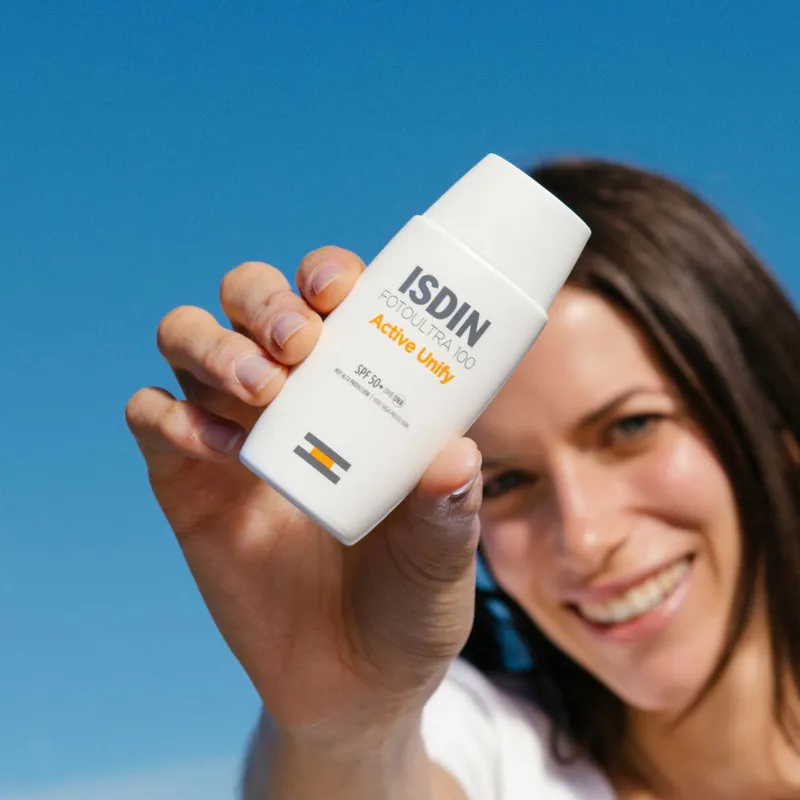 کرم ضدآفتاب بدون رنگ ایزدین SPF50 مدل FOTOULTRA 100 ACTIVE UNIFY مناسب انواع پوست، حجم 50 میلیلیتر - تصویر 3
