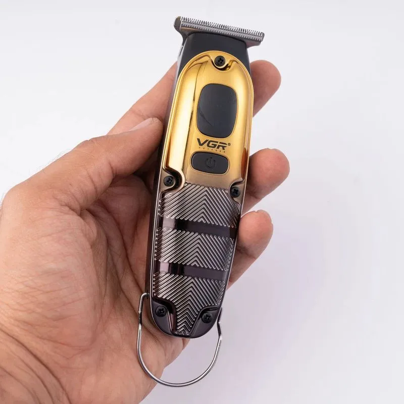 ماشین اصلاح موی صورت وی جی ار مدل V-981 با تیغه استیل ضد زنگ، عملکرد توربو، طراحی ارگونومیک، شارژ سریع 90 دقیقه و استفاده 150 دقیقه، دارای نمایشگر LED و 3 شانه اصلاح 1، 2 و 3 میلیمتری - تصویر 2