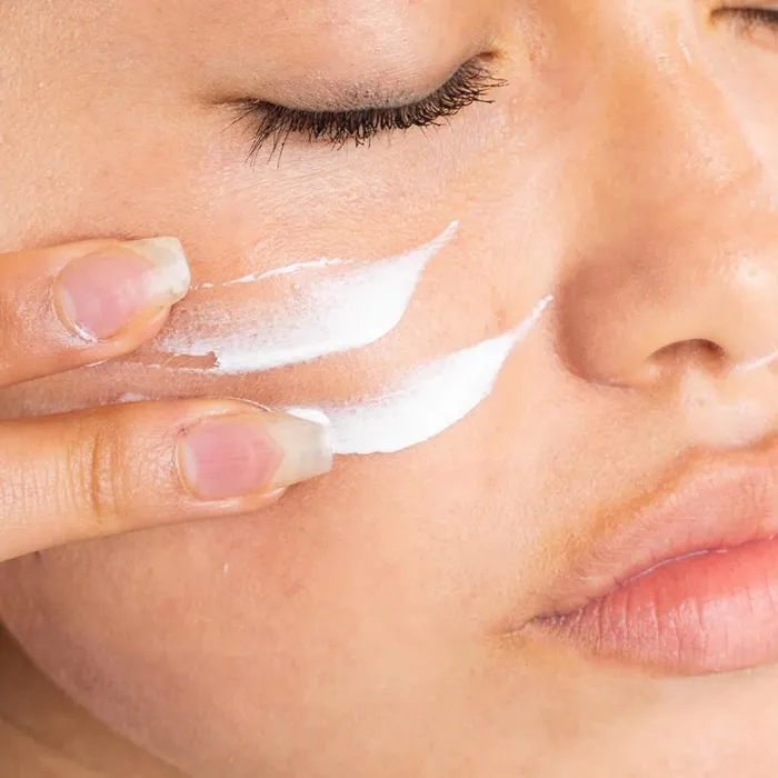 کرم ضد آفتاب بدون رنگ فارم استی SPF 50 مدل DR V8 VITA ‌ مناسب انواع پوست حجم 70 میلی‌لیتر - تصویر 3