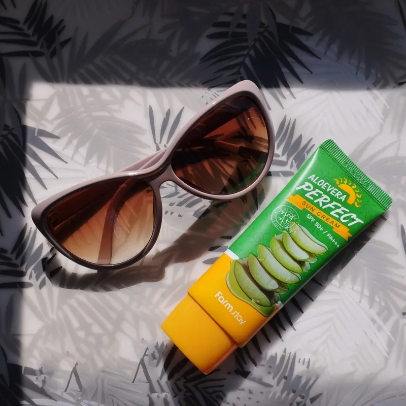 کرم ضد آفتاب بدون رنگ فارم استی SPF 50 مدل ALOEVERA مناسب انواع پوست حجم 70 میلی لیتر - تصویر 3