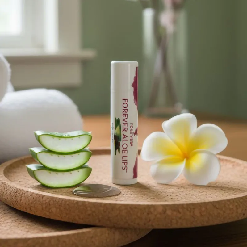 بالم لب فوراور مدل Aloe Lips مرطوبکننده و نرمکننده قوی با عصاره آلوئهورا و روغن جوجوبا، مناسب پوست لبهای خشک و ترکخورده، فاقد چسبندگی و سازگار با پوست، طراحی ماتیکی وگان از آمریکا - تصویر 2