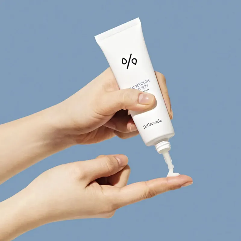 کرم ضد آفتاب بدون رنگ دکتر سراکل SPF 50 مدل Hyal Reyouth ‌مناسب پوست‌های حساس و خشک حجم 50 میلی‌لیتر - تصویر 3