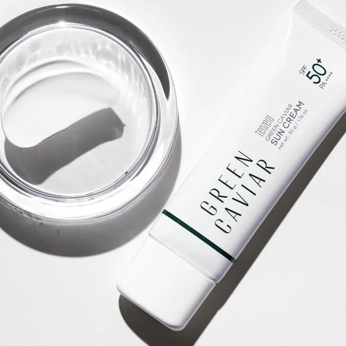 کرم ضد آفتاب بدون رنگ تن زیرو SPF 50 مدل Green Caviar مناسب انواع پوست حجم 50 میلیلیتر - تصویر 4