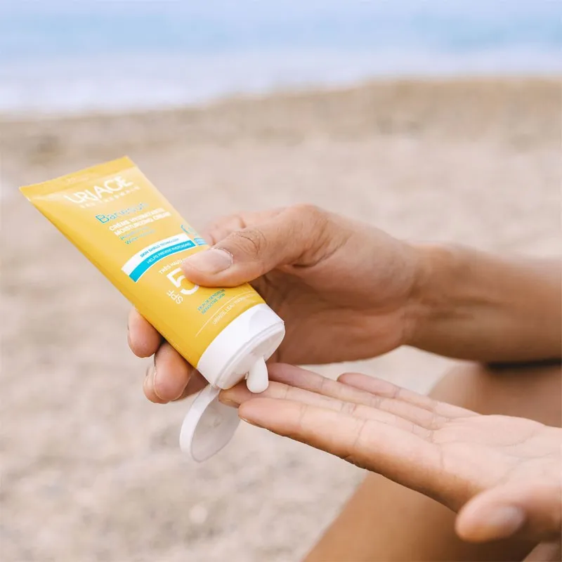 کرم ضد آفتاب بدون رنگ اوریاژ SPF 50 مدل bari مناسب پوستهای حساس حجم ۵۰ میلی لیتر - تصویر 3