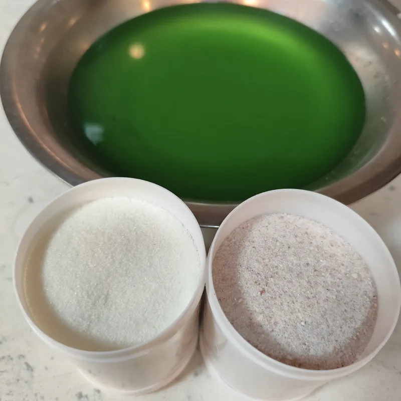  پدی ژل پدیکور گرین پدی ژل مدل انبه وزن 250 گرم به همراه پودر حلال گرین پدی ژل مدل انبه وزن 250 گرم  - تصویر 6