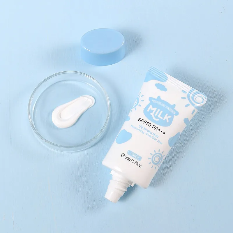 کرم ضد آفتاب بدون رنگ لایکو SPF 50 مدل شیر گاو محافظ UVA ،UVB و PA+++ ، مرطوب کننده، مناسب انواع پوست‌ وزن 50 گرم - تصویر 4
