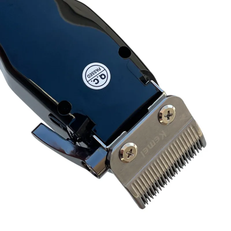 ماشین اصلاح موی سر و صورت کیمی شارژی مدل KM-8526 بسته 2 عددی - تصویر 6