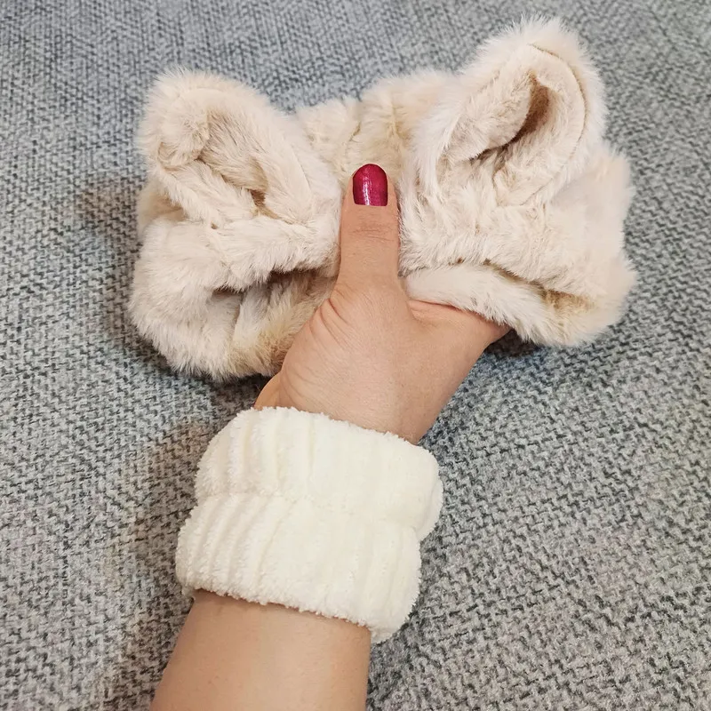هدبند آرایشی مدل بیوتی به همراه مچ بند بسته 3 عددی - تصویر 2